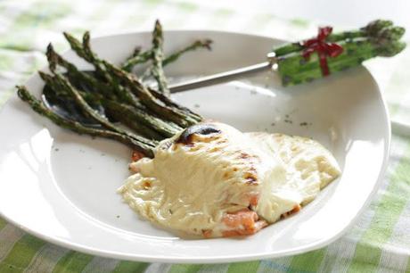 ESPÁRRAGOS GRATINADOS CON SALMÓN AHUMADO