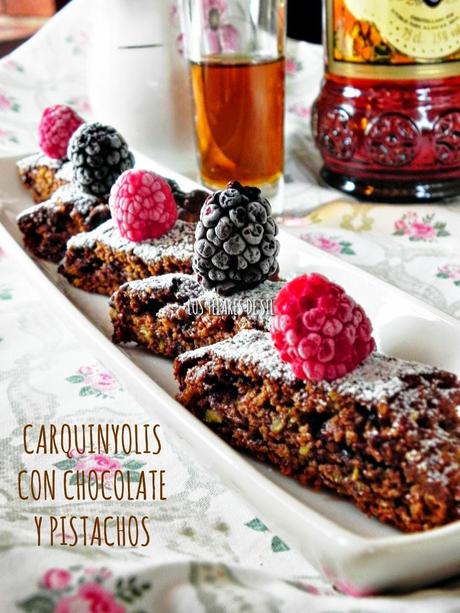 CARQUINYOLIS DE CHOCOLATE CON PISTACHOS