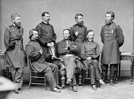 William Tecumseh Sherman (en el centro) y sus colaboradores.