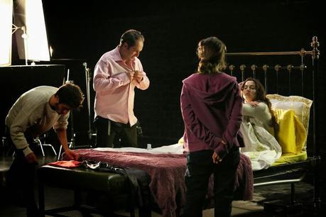 Fotograma: Los tontos y los estúpidos (2014) Fotograma: Los tontos y los estúpidos (2014)