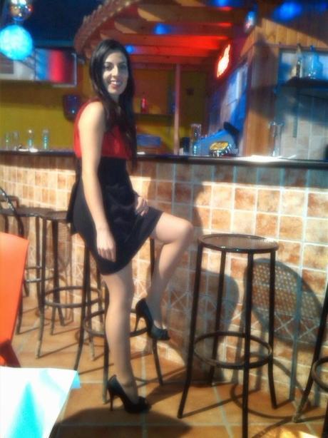 Vestido Reutilizado En tono Rojo (REMAKE) Vestido Reutilizado En tono Rojo (REMAKE)