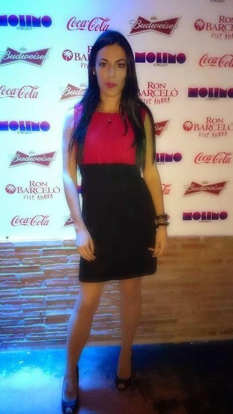 Vestido Reutilizado En tono Rojo (REMAKE) Vestido Reutilizado En tono Rojo (REMAKE)