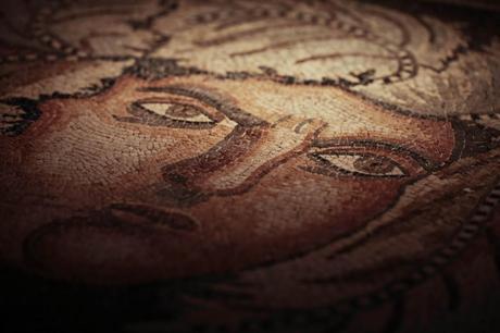 Mosaico de Baco, Opus tesellatum, fechado en los siglos III-IV d.C. Colección Museo Vivanco, Briones. MOSACICO-BACO-VIVANCO1-1024x683