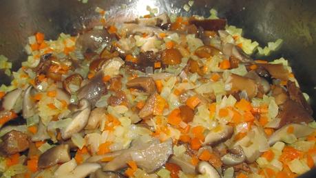 Espaguetis con setas variadas al jerez