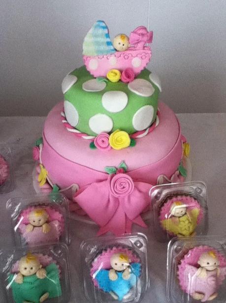 TRABAJOS DE DULCES ENCANTADOS. TORTAS, GALLETAS, CUPCAKES Y PASTELES DE CUENTO,