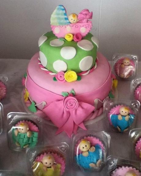 TRABAJOS DE DULCES ENCANTADOS. TORTAS, GALLETAS, CUPCAKES Y PASTELES DE CUENTO,