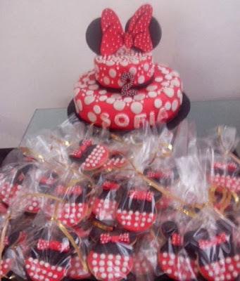 TRABAJOS DE DULCES ENCANTADOS. TORTAS, GALLETAS, CUPCAKES Y PASTELES DE CUENTO,