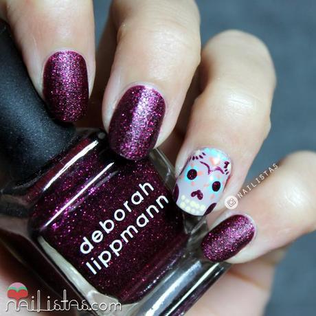 Uñas decoradas con calavera de azúcar para el día de los muertos Uñas de Halloween Calavera Mexicana