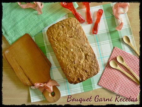 Pan integral con granola y miel