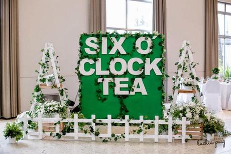 Desfile a la hora hora del té