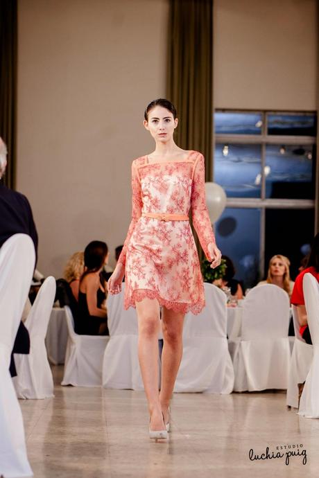 Desfile a la hora hora del té