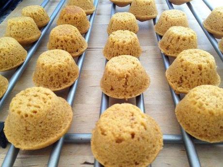 Mini muffins de calabaza recetas delikatissen recetas de postres rápidos recetas con fruta canela recetas con calabaza recestas de postres fáciles postres halloween postres calabaza minimuffins calabaza comida postres americanos