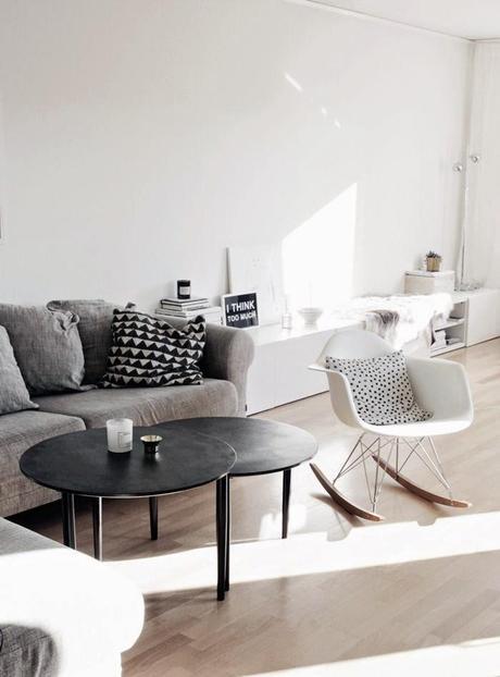 Las sillas de una casa Feng Las sillas de una casa Feng