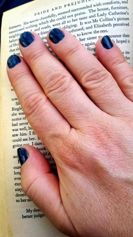 Recomienda un libro y un esmalte con una foto: #librosyesmaltes