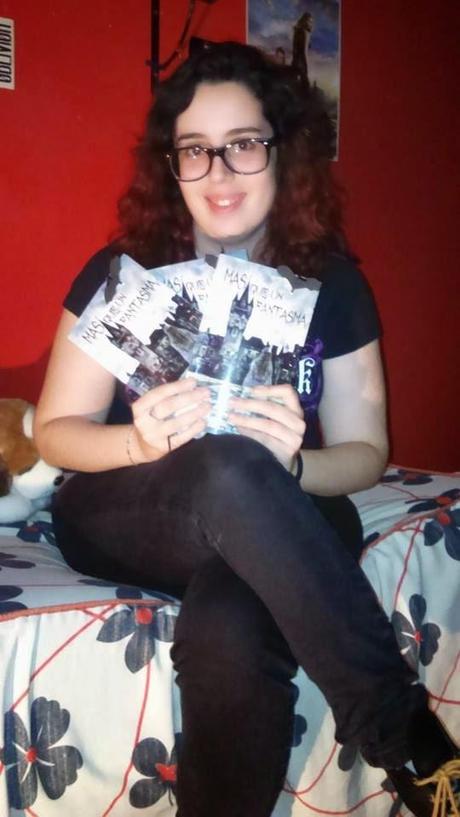 Presentación de la antología Mas que un fantasma