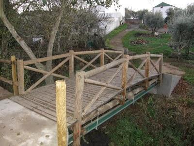 Fuente: http://historiasdaraia.blogspot.com.es/2008/12/curiosidades-da-raia-marcoel-marco.html 3,20 m de frontera (Portugal al fondo)