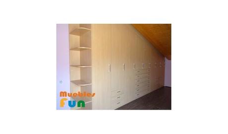 Soluciones a medida para espacios con complicaciones: Amueblar una buhardilla con desnivel