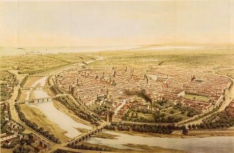 Muralla islámica bajo la plaza del Tossal en Valencia.