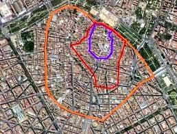 Muralla islámica bajo la plaza del Tossal en Valencia.