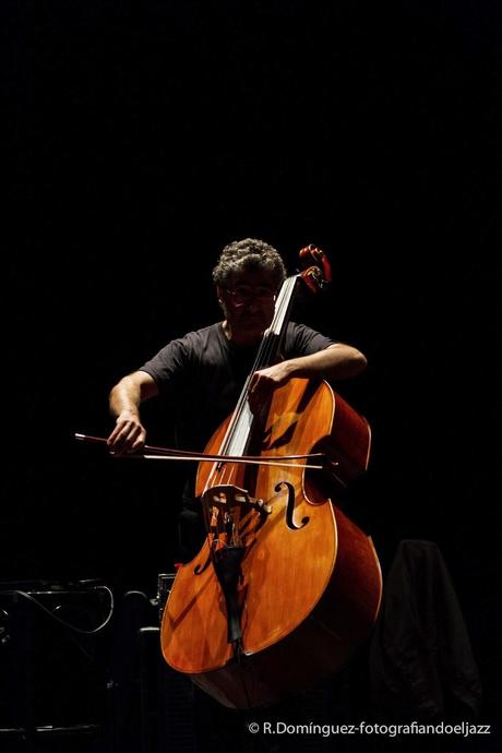 Renaud Garcia-Fons' La línea del Sur