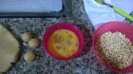 Preparando mis panellets de almendras y piñones