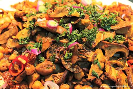 Níscalos, rebozuelos y fondo de despensa