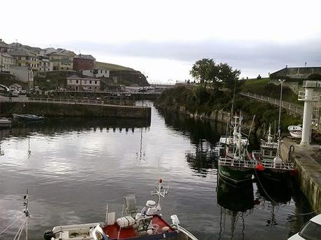 De Playa de Cueva a Puerto de Vega, otro precioso tramo por el Camino de la Costa.