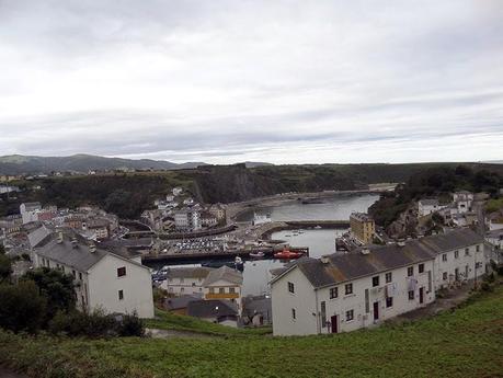 De Playa de Cueva a Puerto de Vega, otro precioso tramo por el Camino de la Costa.