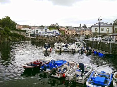 De Playa de Cueva a Puerto de Vega, otro precioso tramo por el Camino de la Costa.