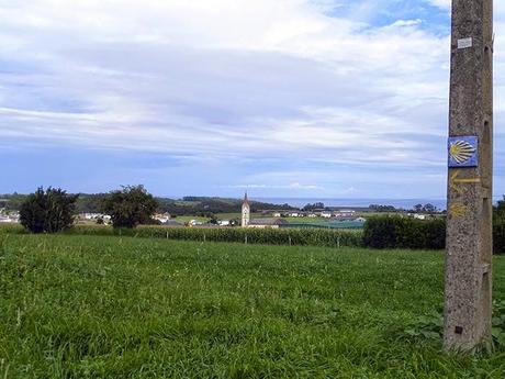 De Playa de Cueva a Puerto de Vega, otro precioso tramo por el Camino de la Costa.