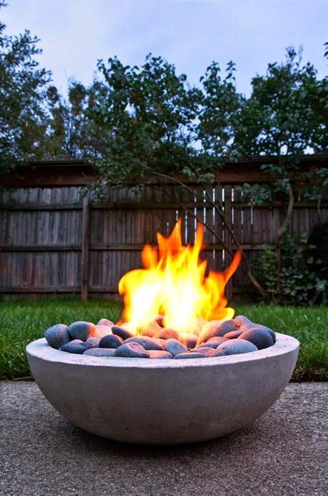 Los firepit y el calor del fuego en el jardín