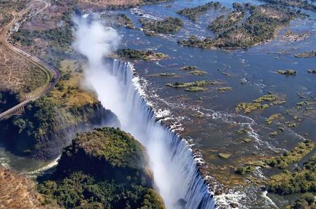 Deslumbrante viaje a las Cataratas Victoria