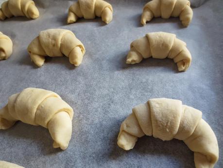 Cuernos rellenos de chocolate