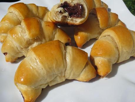 Cuernos rellenos de chocolate