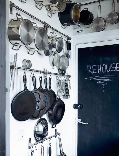 UNA COCINA CON PINCELADA EN MORADO + DIY MACETA CON PIZARRA