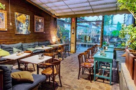 Diseño e interiorismo vintage y retro en café de A Coruña