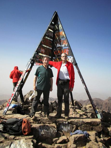MONTE TUBKAL: SUBIMOS A LA CIMA