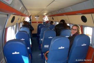 BEA EN EL INTERIOR DE LA AVIONETA