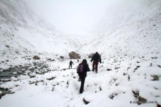 CAMINANDO HACIA EL GLACIAR CHALATI, MESTÍA
