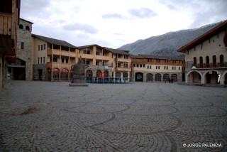 PLAZA PRINCIPAL DE MESTÍA