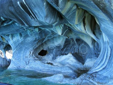 Conociendo las Cuevas de Mármol, rincón secreto de la Patagonia