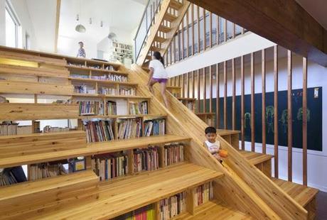 Escalera, librería, tobogán o sala de cine? Un original diseño en madera