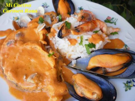 LOMOS DE MERLUZA DE PINCHO EN SALSA DE CRUSTÁCEOS