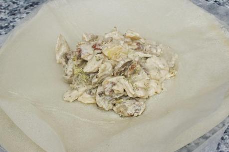 paquetes crujientes de brócoli, champiñones, pollo, manzana, queso y nueces