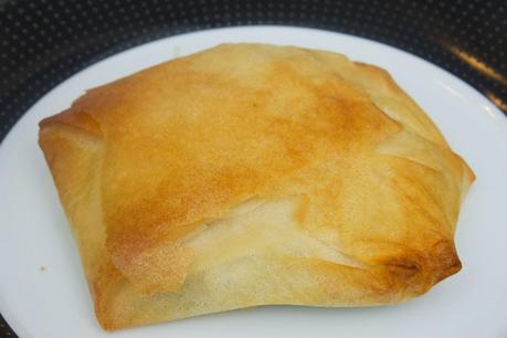 paquetes crujientes de brócoli, champiñones, pollo, manzana, queso y nueces