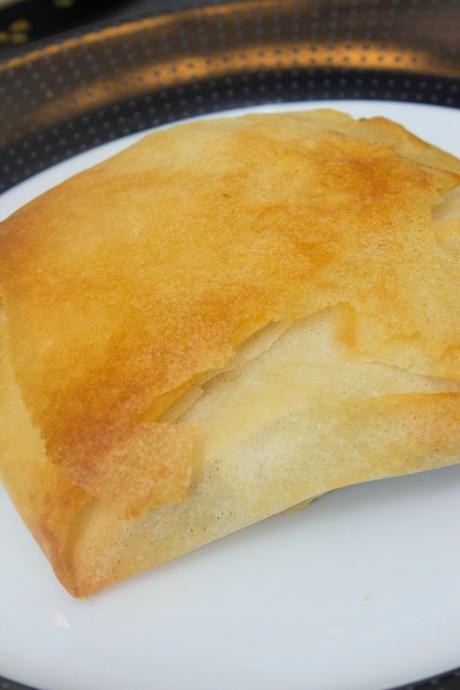 paquetes crujientes de brócoli, champiñones, pollo, manzana, queso y nueces