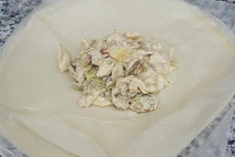 paquetes crujientes de brócoli, champiñones, pollo, manzana, queso y nueces