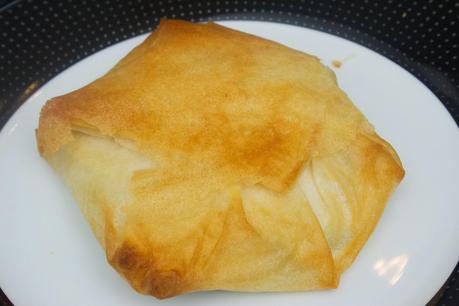 paquetes crujientes de brócoli, champiñones, pollo, manzana, queso y nueces