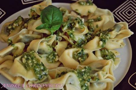 TORTELINIS DE ESPINACAS Y RICOTTA CON SALSA DE PESTO