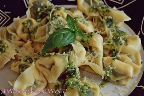 TORTELINIS DE ESPINACAS Y RICOTTA CON SALSA DE PESTO